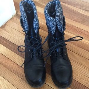 Combat boots